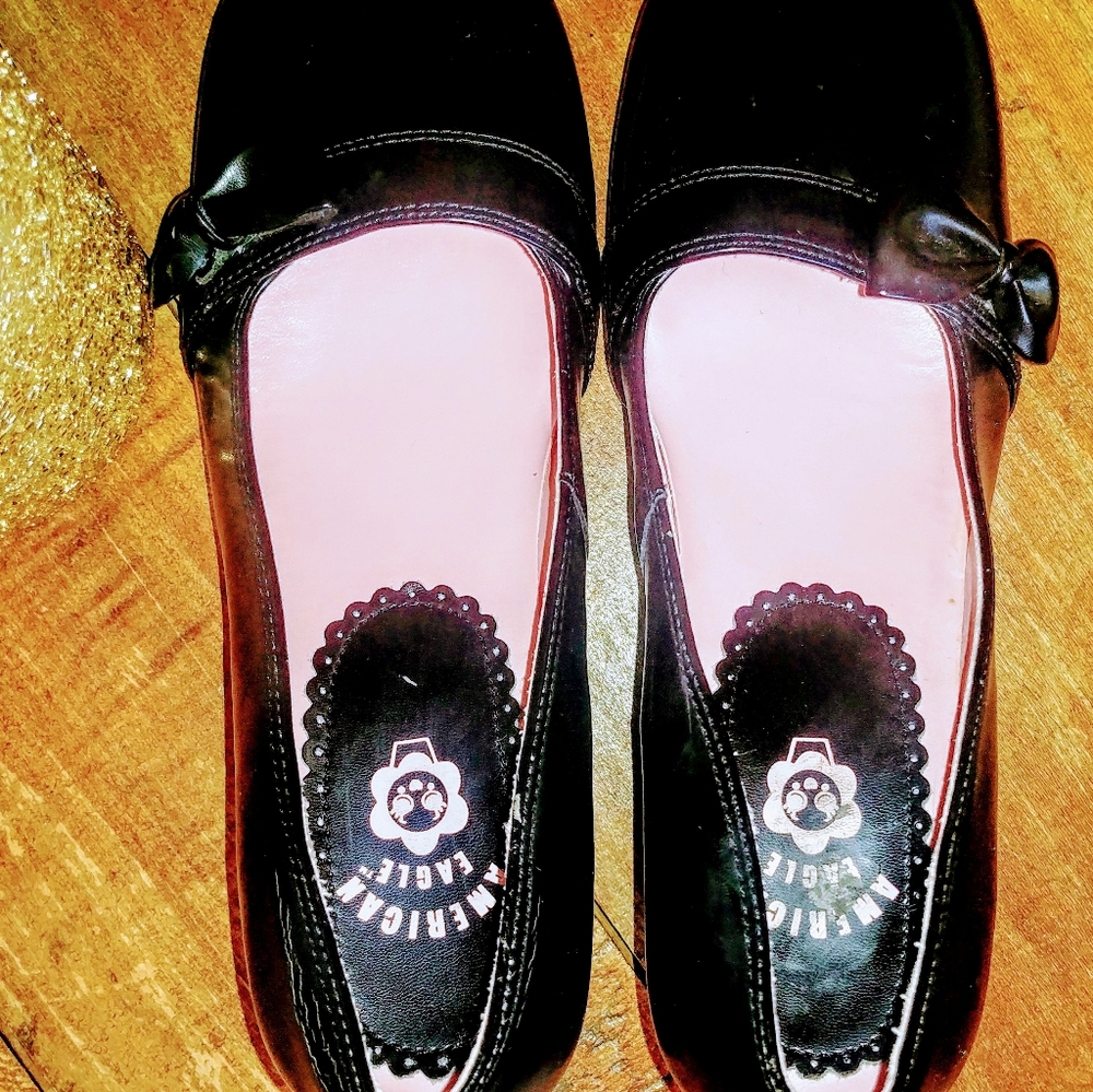 Shoes - Picture 3 of 4